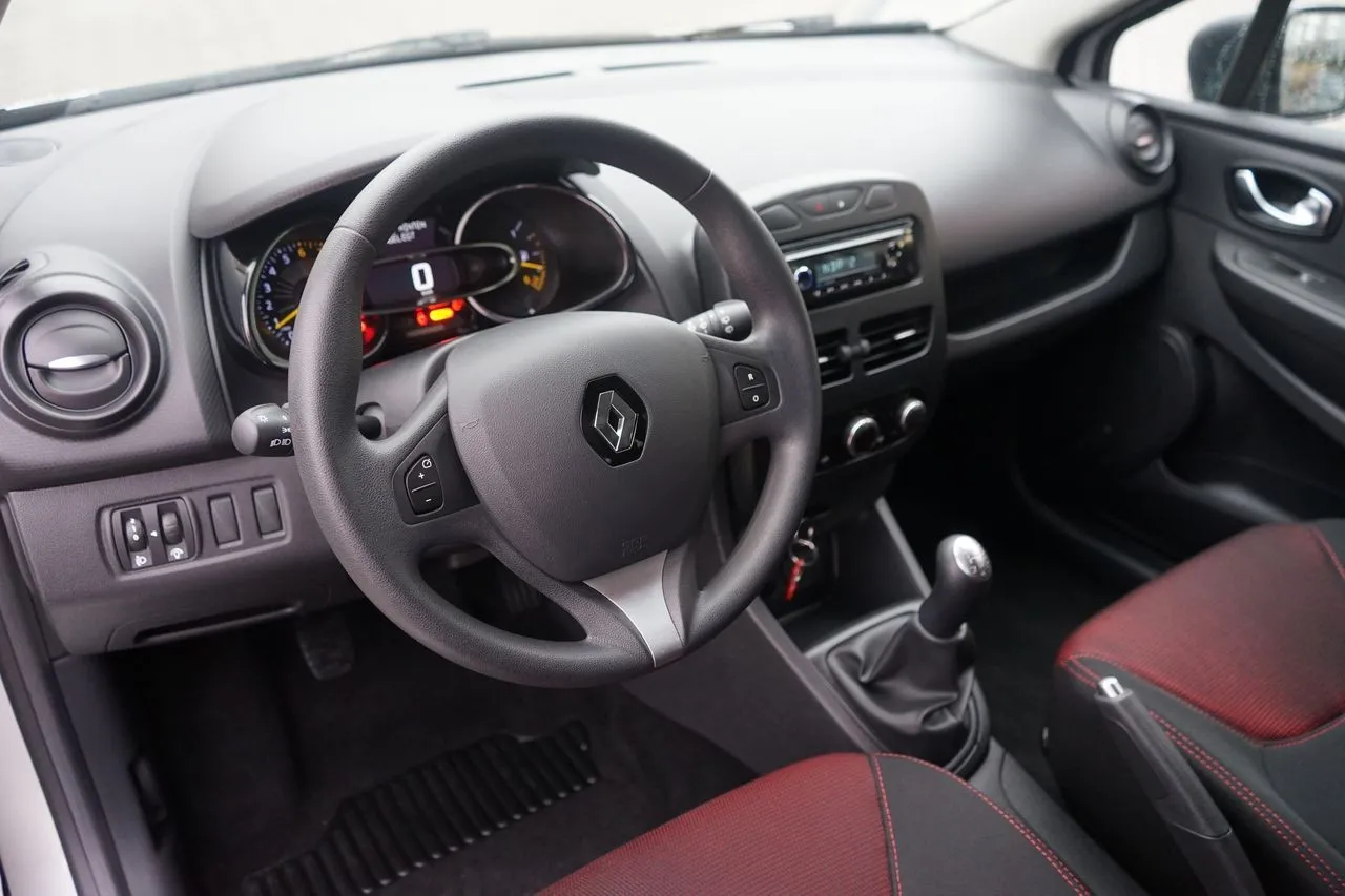 Renault Clio IV 1.2 Authentique...  Image 8